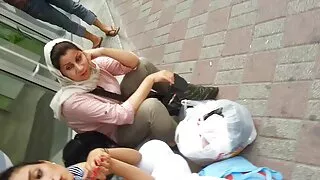 Eski karısı erkeğini porno turbanli arab memnun etmeye ve ona atlamaya hazır, çubuk